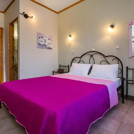 Konukevi Sarimpalas 4*