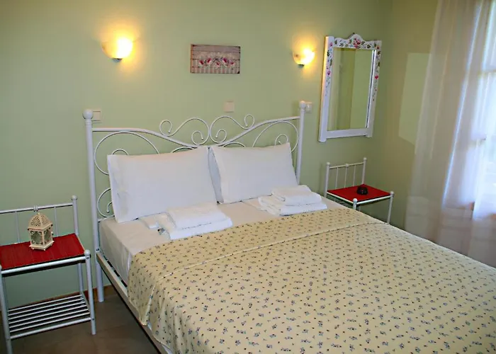 Pensión Sarimpalas Koinira