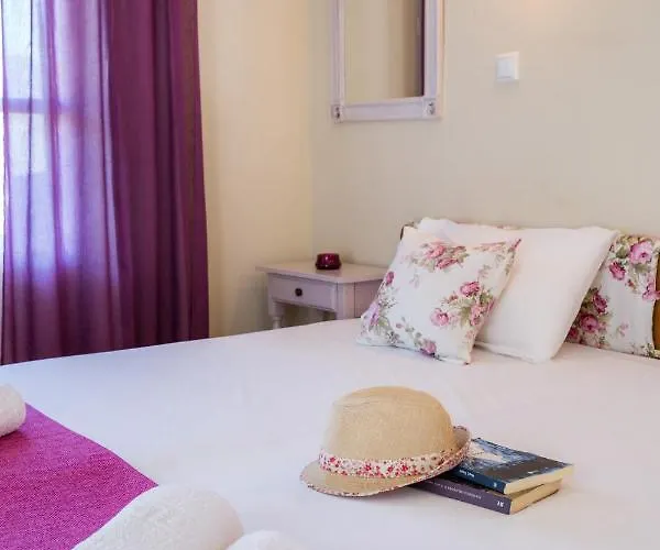 Pensión Sarimpalas Koinira