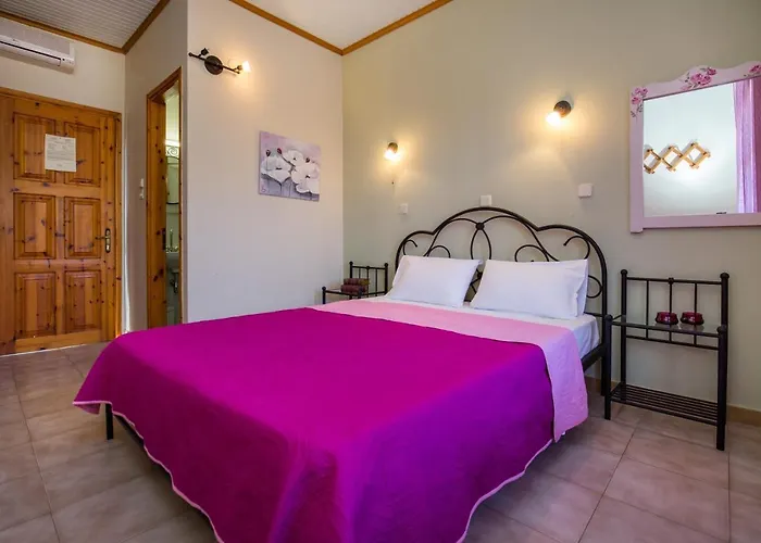 Pensión Sarimpalas 4*